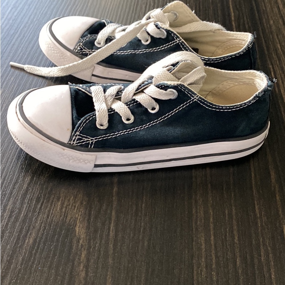 Converse - Picture 2 of 2